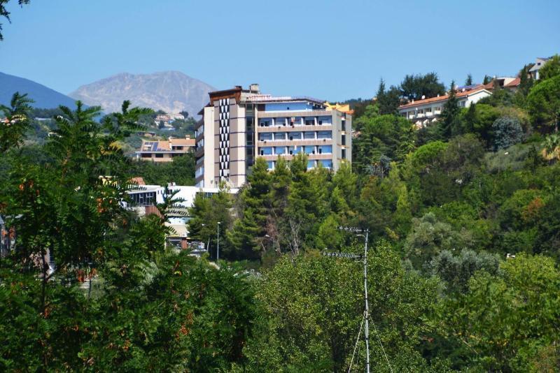 Hotel Michelangelo Teramo Εξωτερικό φωτογραφία