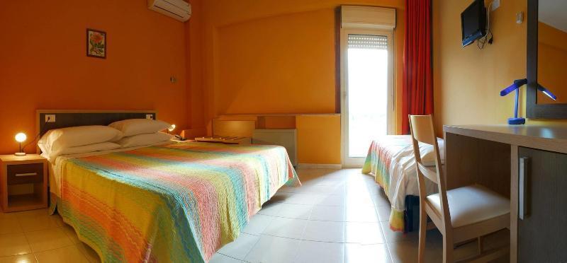 Hotel Michelangelo Teramo Εξωτερικό φωτογραφία
